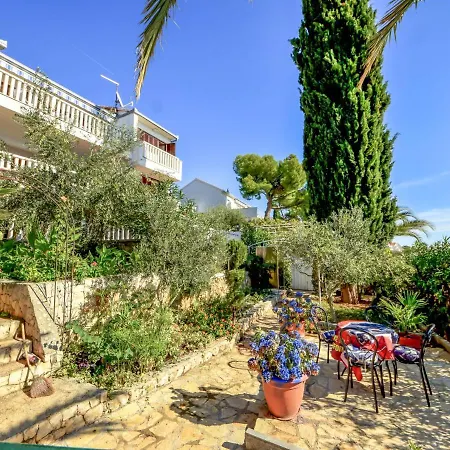 Apartman Tija By Interhome Trogir